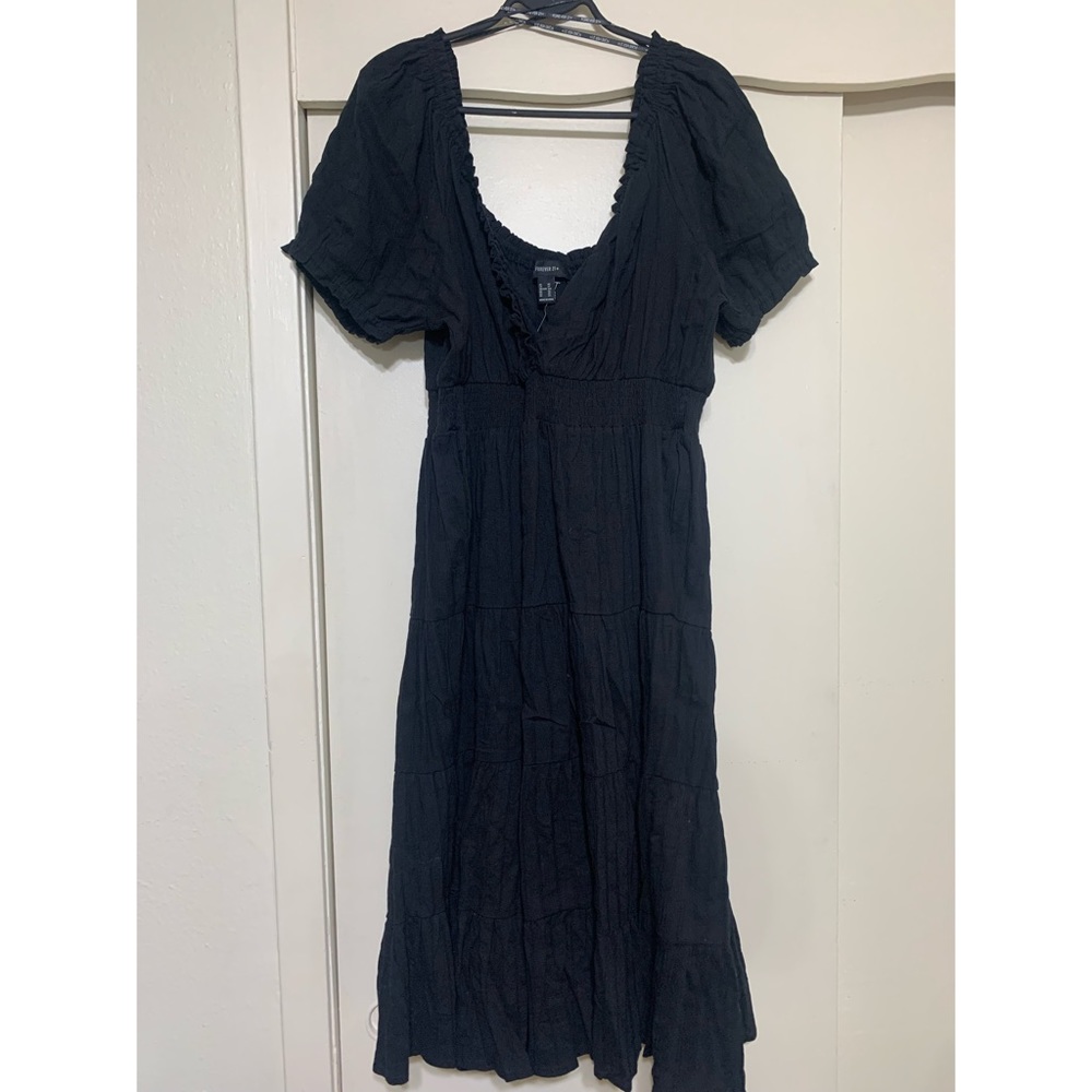 Forever 21 ➕Black Short Sleeve Woven Dress